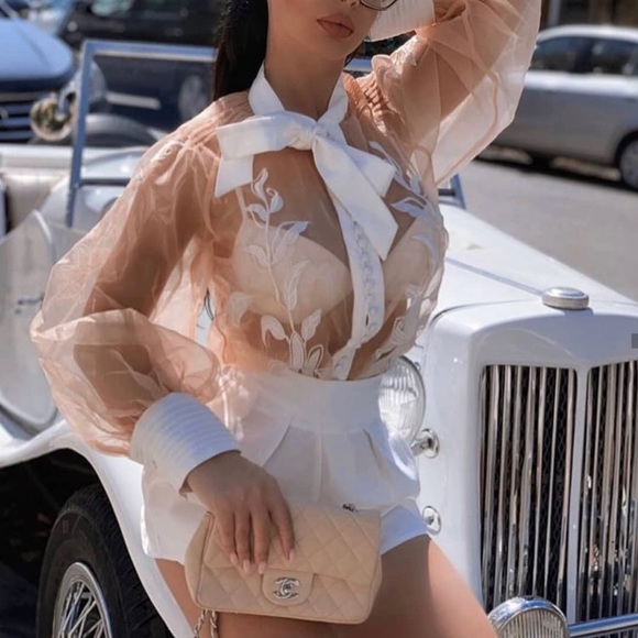 Beije blouse + white short SET - Picture 2 of 4